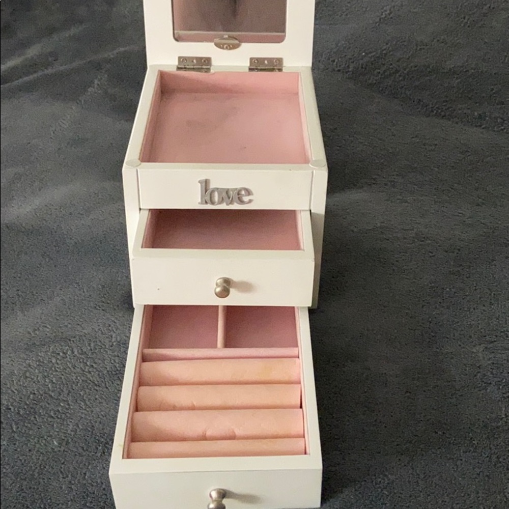 Jewelry box - Picture 3 of 3
